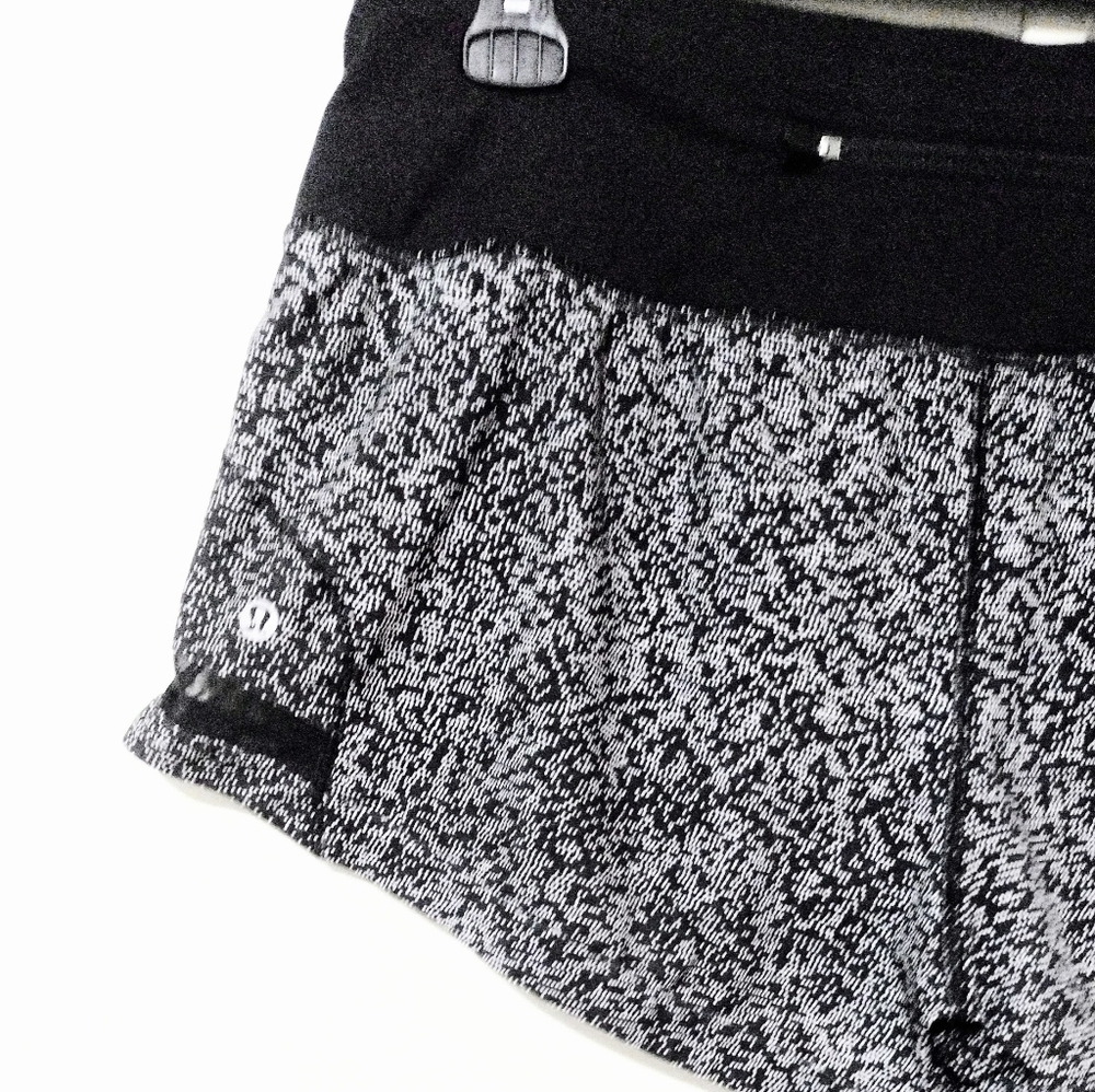 NWOTS **Lululemon** Pace Perfect Shorts. Size 10. Black And White - Picture 7 of 12